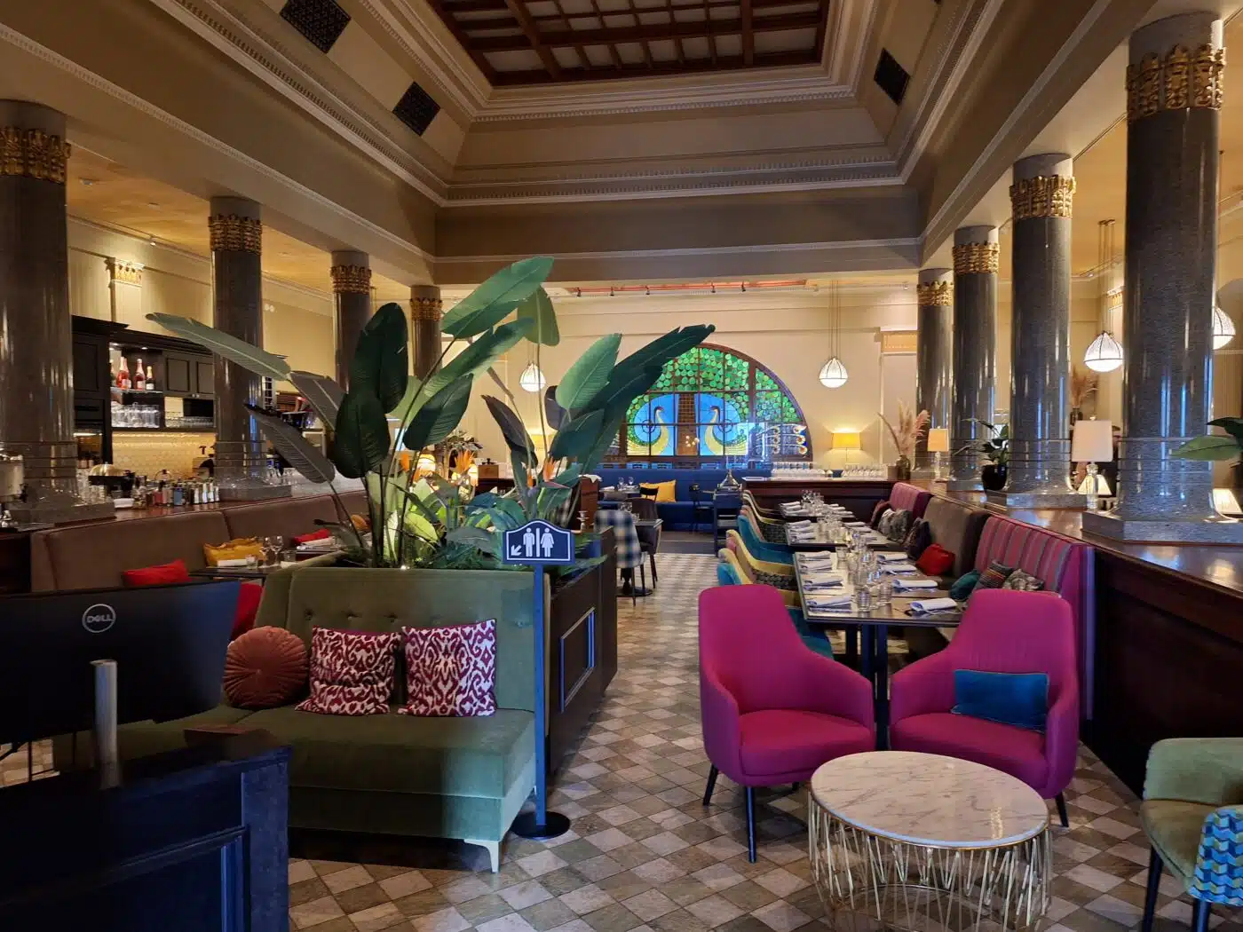 Inside Restaurant Salutorget